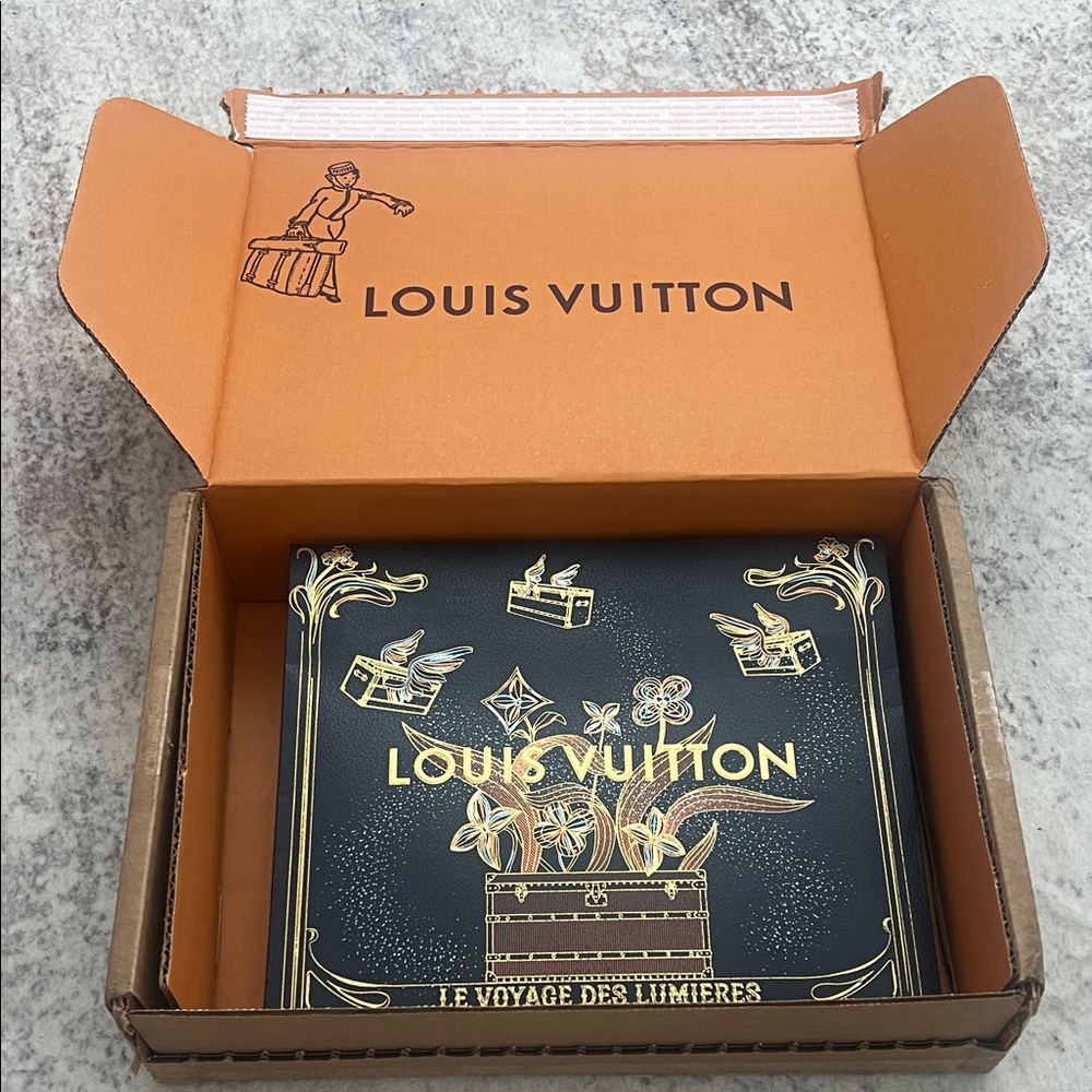 Louis Vuitton Blue and Gold bag with Shipping box. Limited Edition 2025